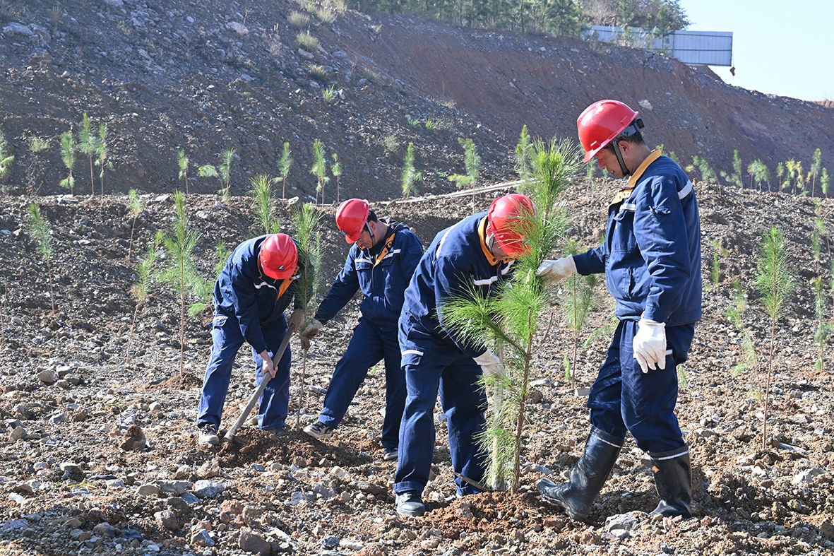 圖為中鋁股份貴州分公司貓場鋁礦。 李良勇 攝